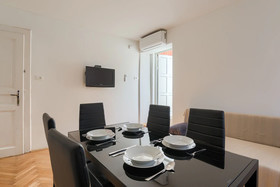 Andrea & Leon Apartments