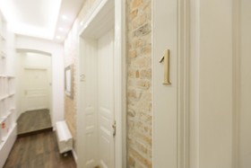 Aurelia Antik Apartments & Rooms