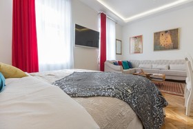 Aurelia Antik Apartments & Rooms