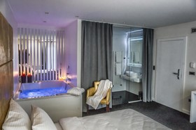 Hotel Forty Two