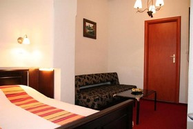 Maksimilian Guesthouse