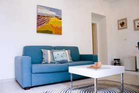 Apartments & Rooms Flowers
