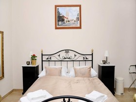Apartments & Rooms Flowers