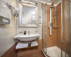 Best Western Premier Hotel Astoria