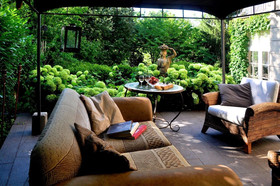 Embassy Row BnB