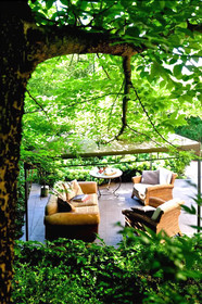 Embassy Row BnB