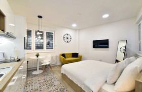 Fishnjak Apartments