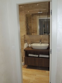 King & Queen Apartments