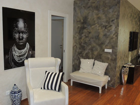 King & Queen Apartments