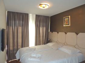 King & Queen Apartments