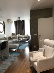 King & Queen Apartments