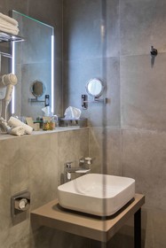 Livris Hotel