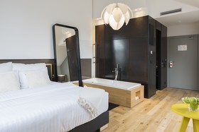 Livris Hotel