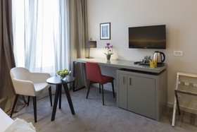 Livris Hotel