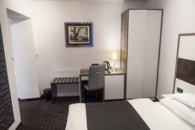 Log In Rooms