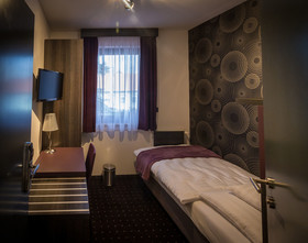 Log In Rooms