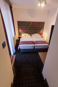 Log In Rooms