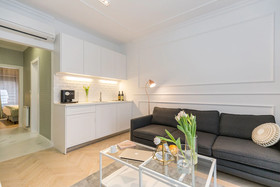MM House - Adults Only