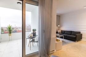 MM House - Adults Only