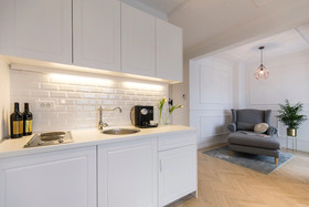 MM House - Adults Only