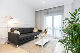 MM House - Adults Only