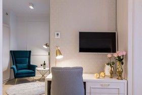 MM House - Adults Only