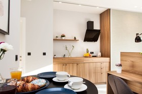 Rooms And Apartments Glossy