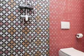 Rooms And Apartments Glossy