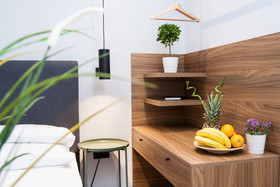 Rooms And Apartments Glossy