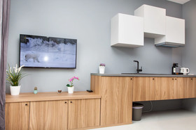 Rooms And Apartments Glossy