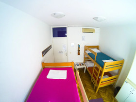 Whole Wide World Hostel And Bar