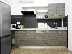 Whole Wide World Hostel And Bar