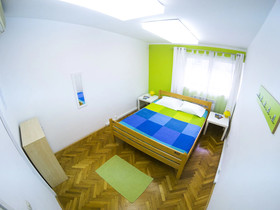 Whole Wide World Hostel And Bar