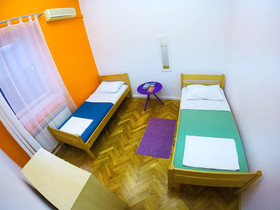 Whole Wide World Hostel And Bar