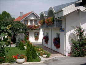 Villa & Restaurant Sedra