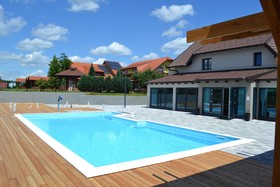 16 Lakes Hotel