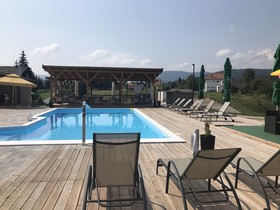 16 Lakes Hotel