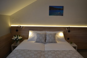 16 Lakes Hotel