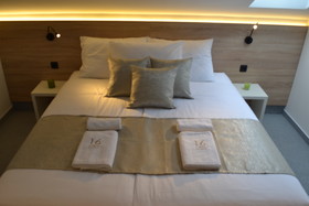 16 Lakes Hotel