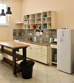 Falling Lakes Hostel