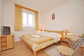 Apartment and Rooms Nevenka