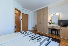 Apartments And Room Robert