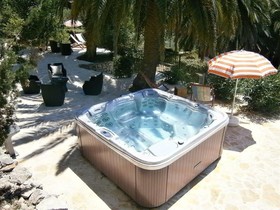 Hotel Moeesy, Blue & Green Oasis