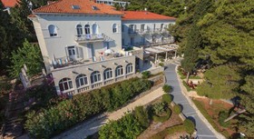 Hotel Moeesy, Blue & Green Oasis