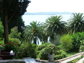 Hotel Moeesy, Blue & Green Oasis