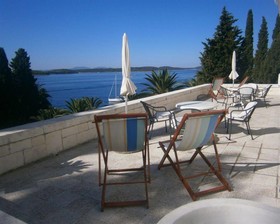 Hotel Moeesy, Blue & Green Oasis