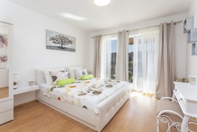 Edi Centrally Located