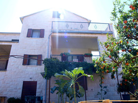 Apartments Janja Postira
