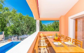 Villa Dina