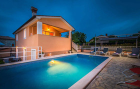 Villa Dina